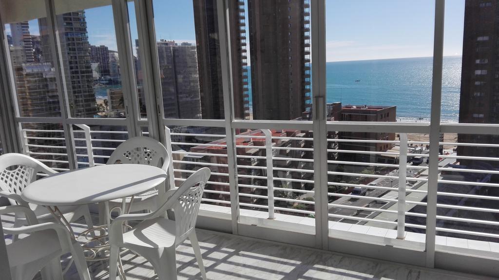 Apartamentos Los Caballos Benidorm Esterno foto